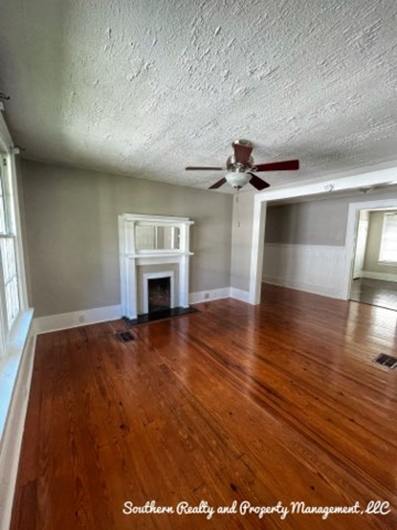 Classic Capitol Heights Cottage – photo 3