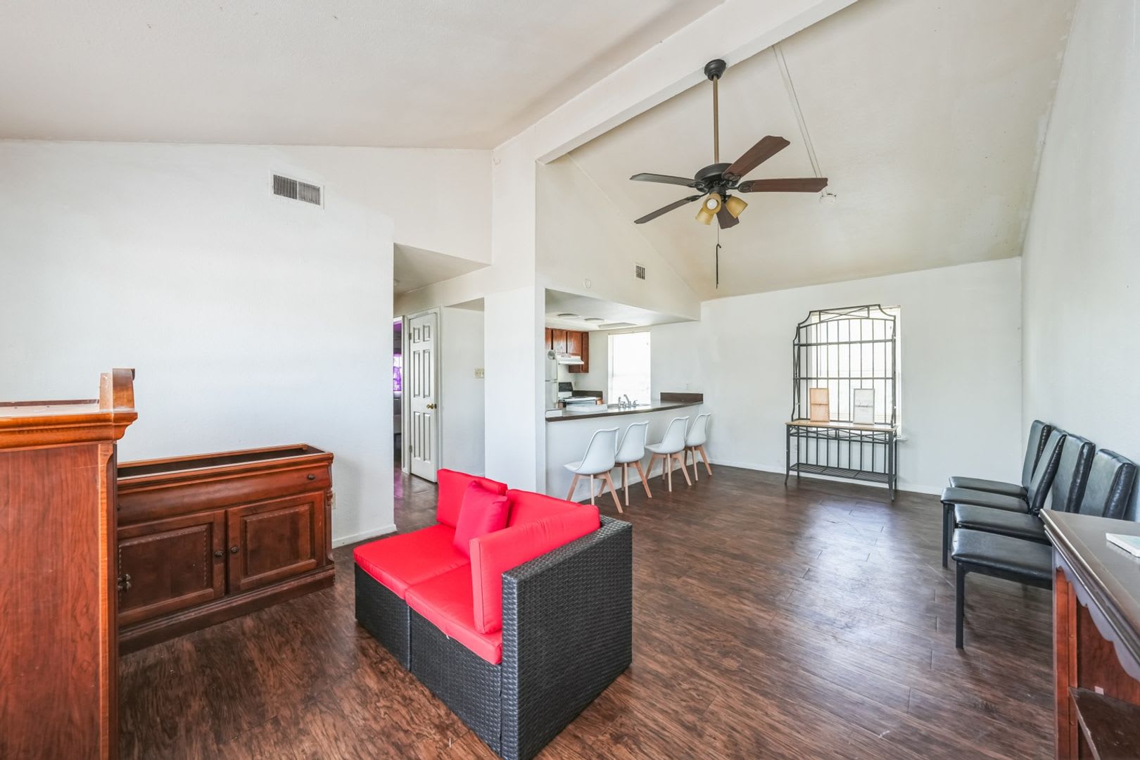 Charming 2BR Duplex in Austin – photo 5