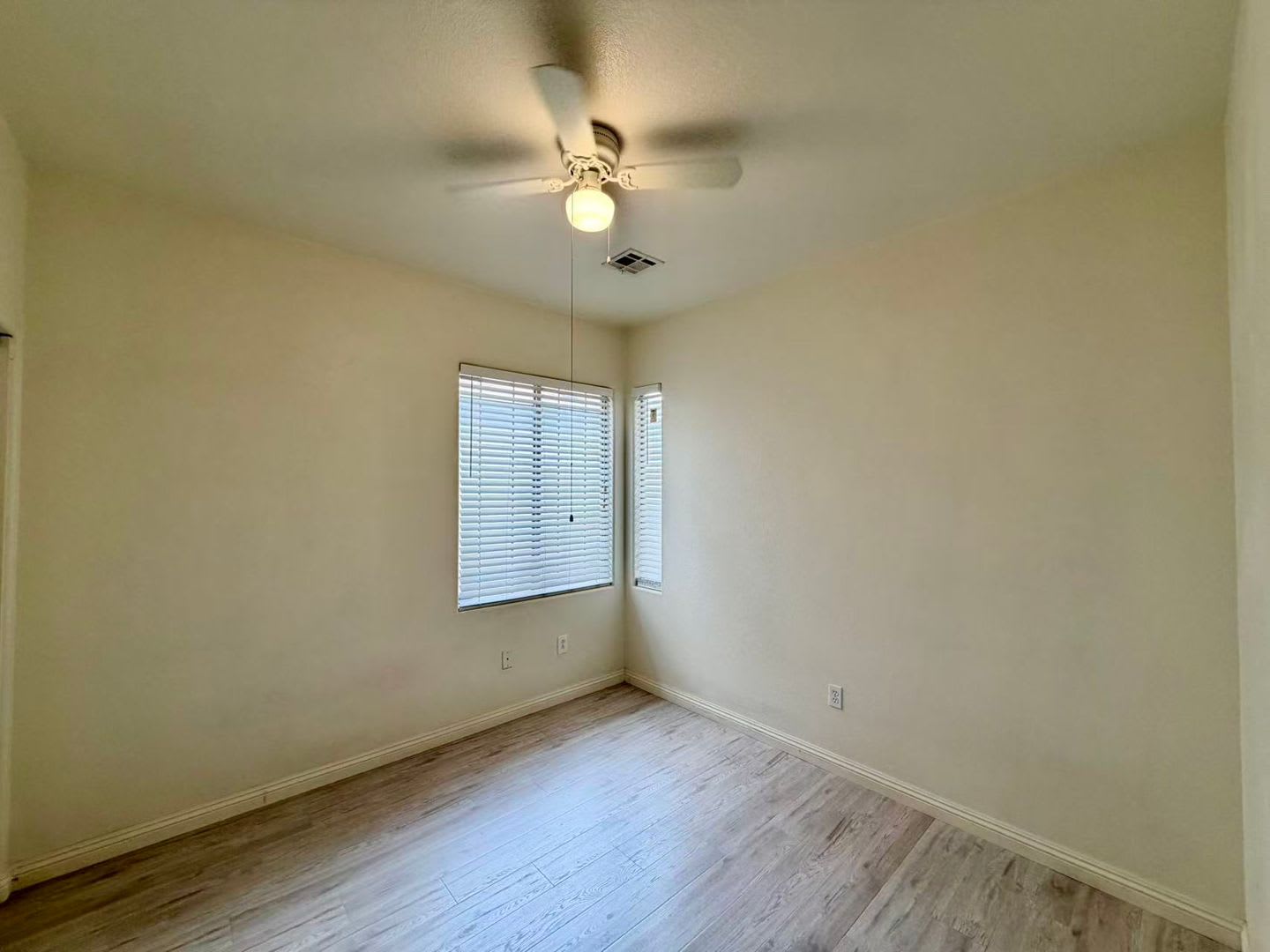 Spacious 4-Bedroom Home in Gated Community – Modern Comfort & Convenience! – photo 5