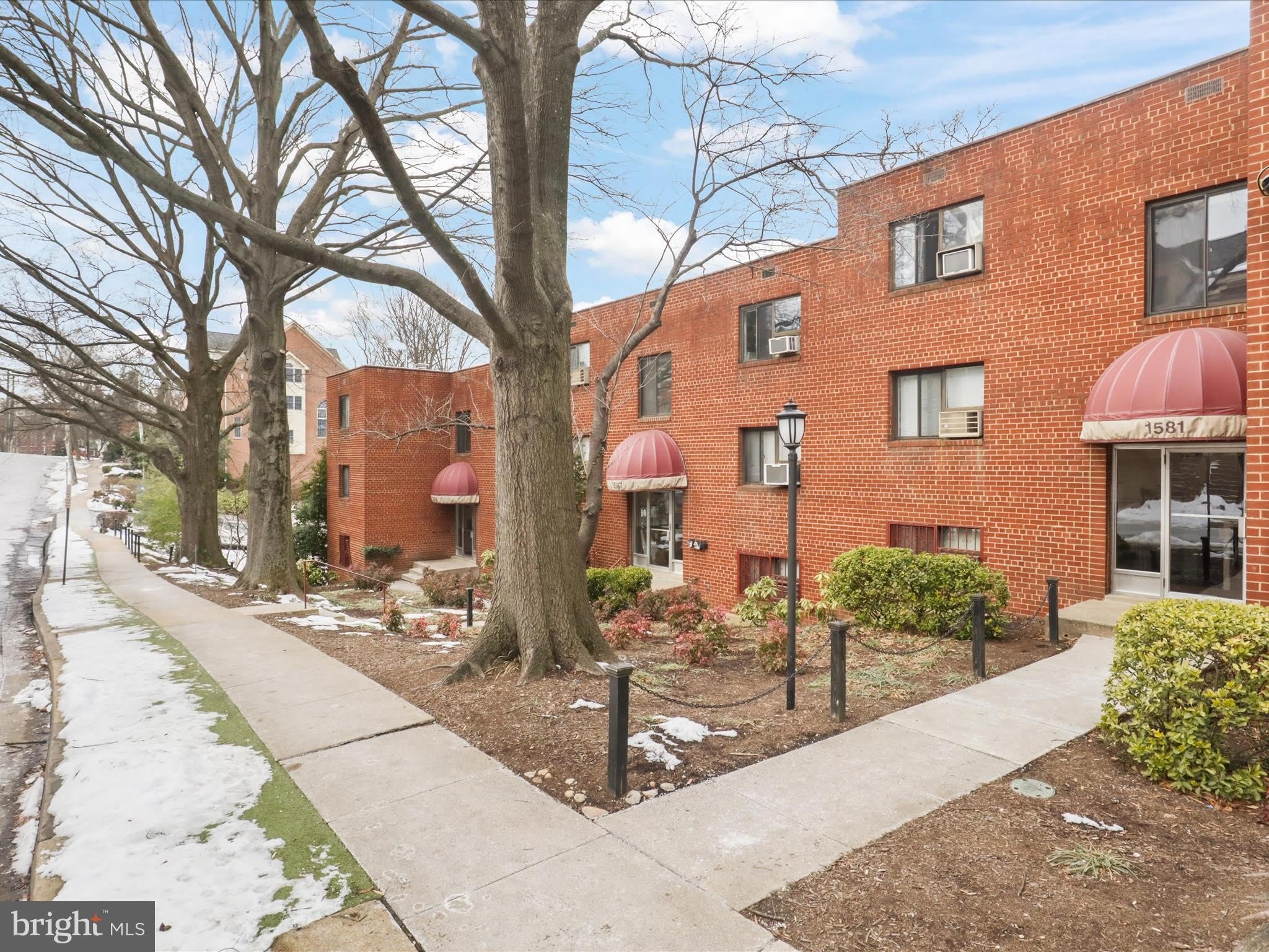 1581 N COLONIAL Terrace – photo 2