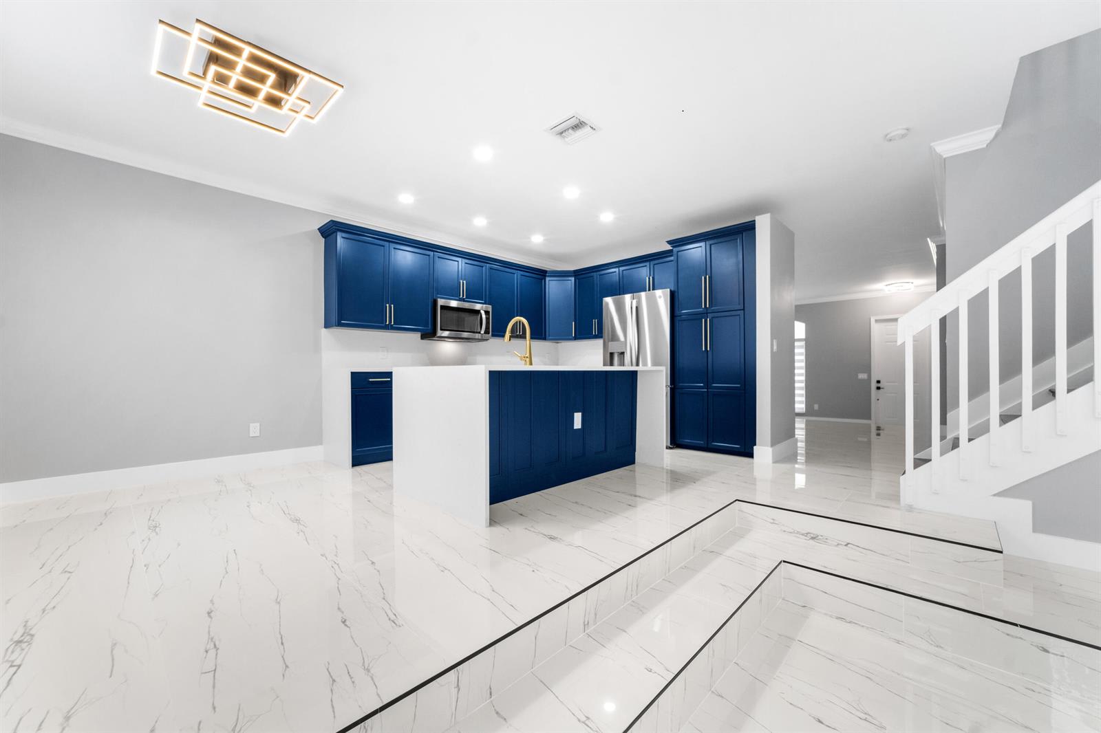 5233 Southwest 155th Way – photo 4