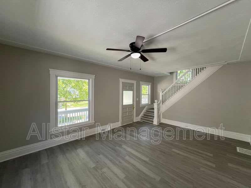 915 East Avenue – photo 4