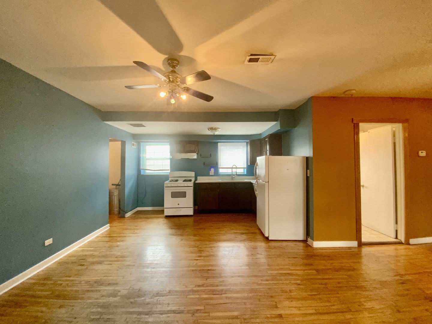 4351 N Western Avenue – photo 4