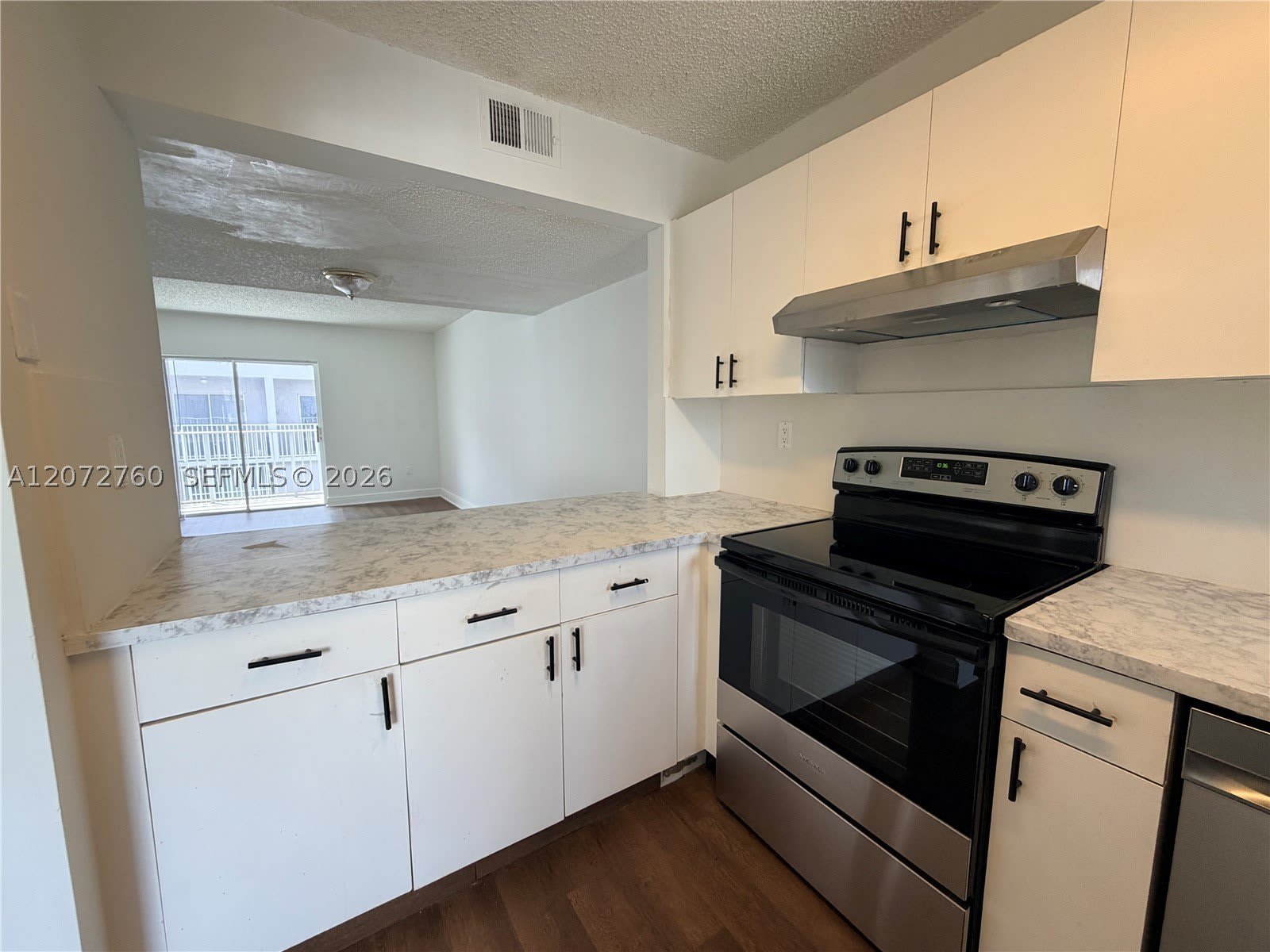 2710 W 76th St – photo 3