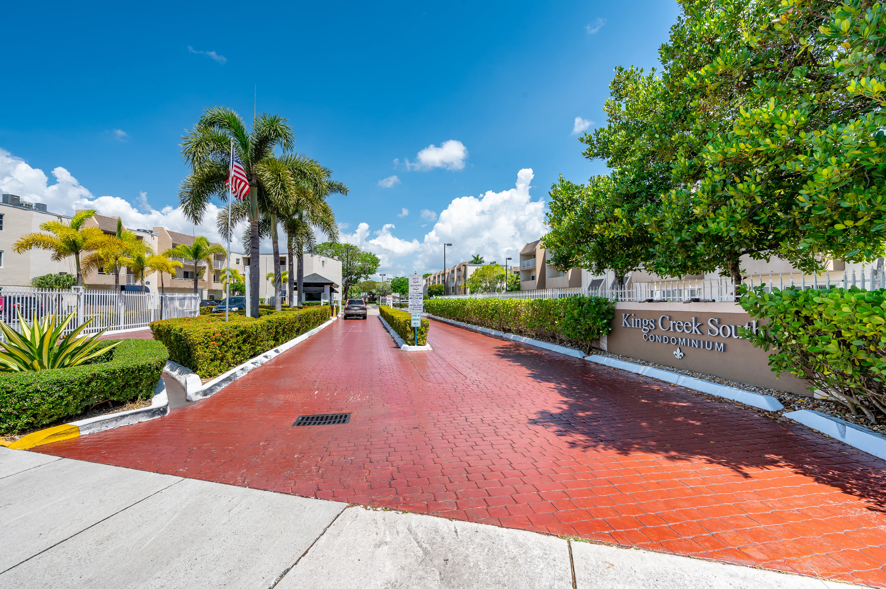 7705 SW 86 STUnit B114 – photo 2