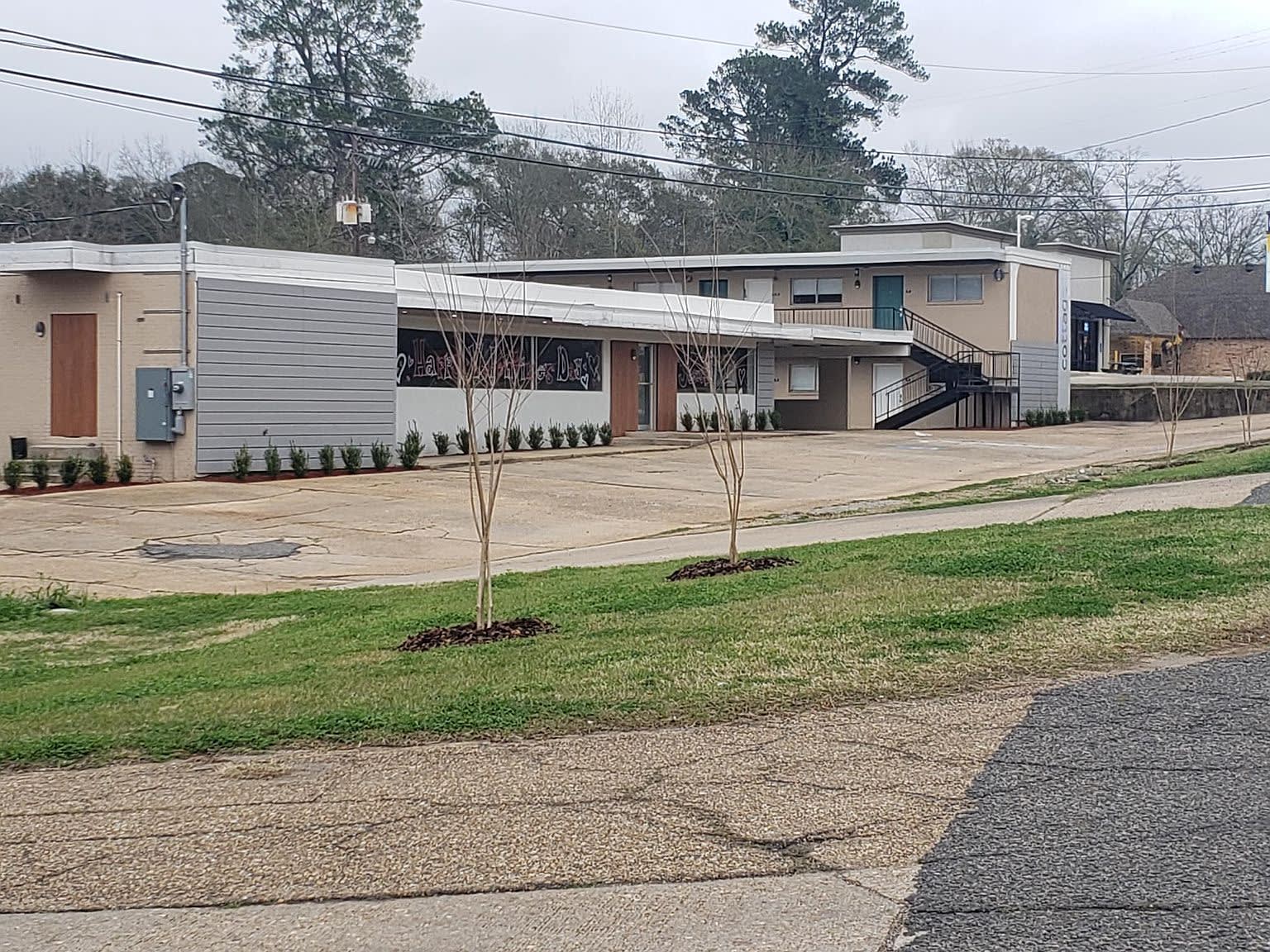 1000 University Pkwy – photo 3