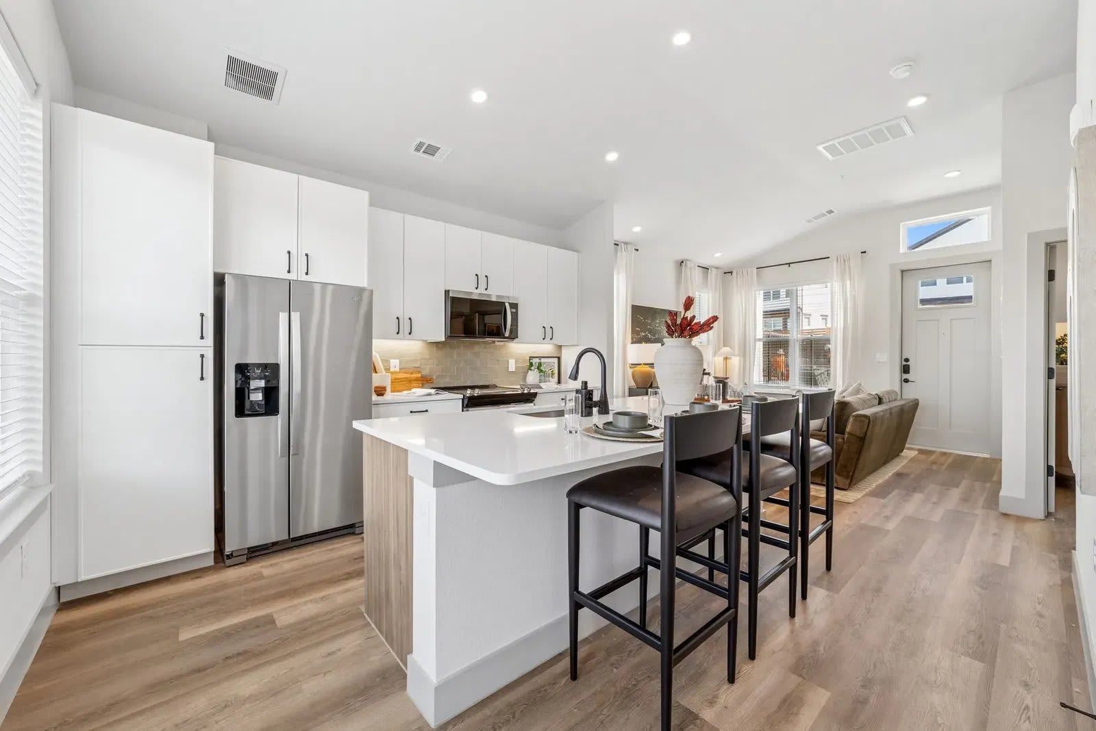 4424 Janssen Avenue – photo 5