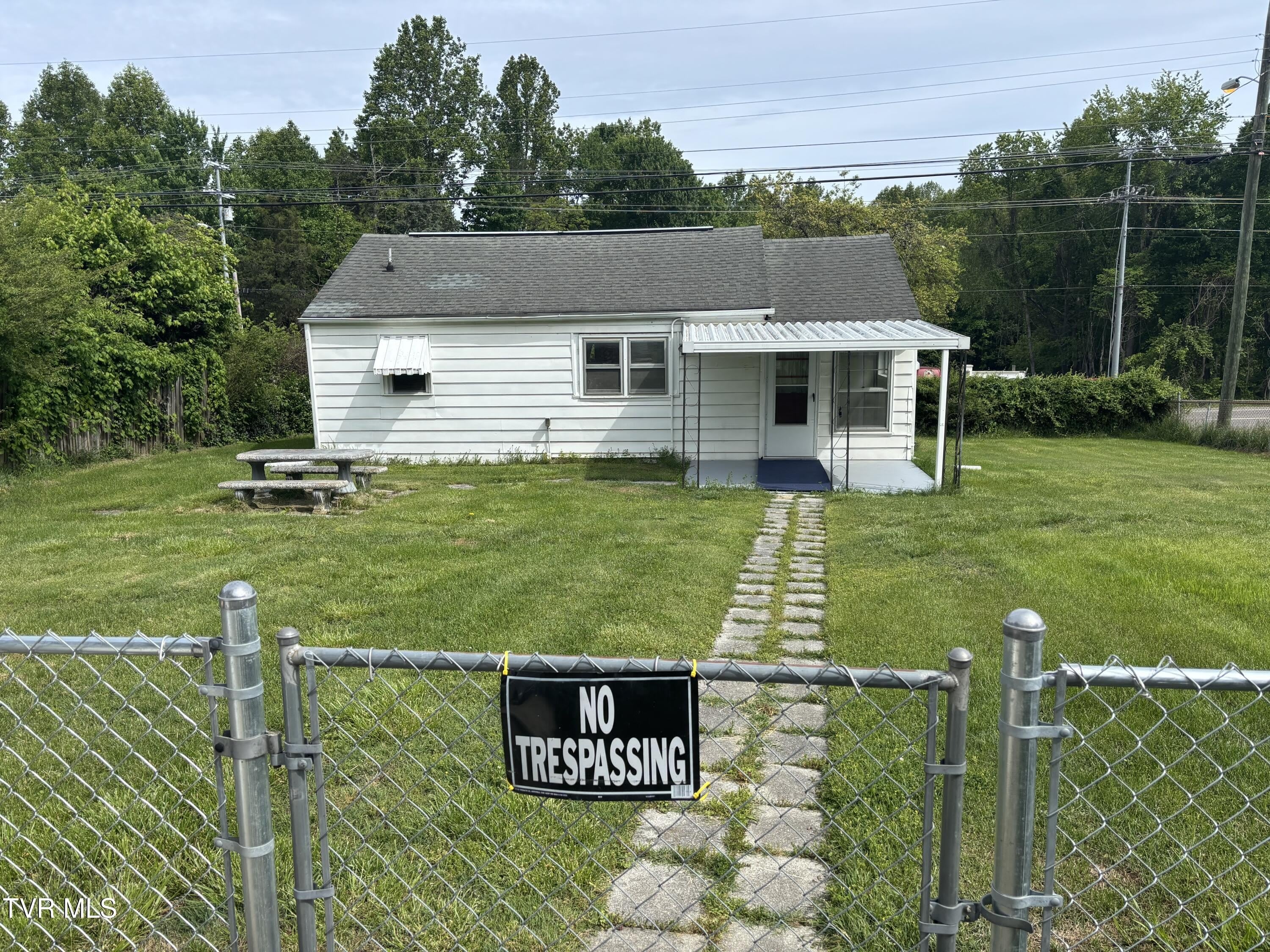 137 Kinley Drive – photo 1