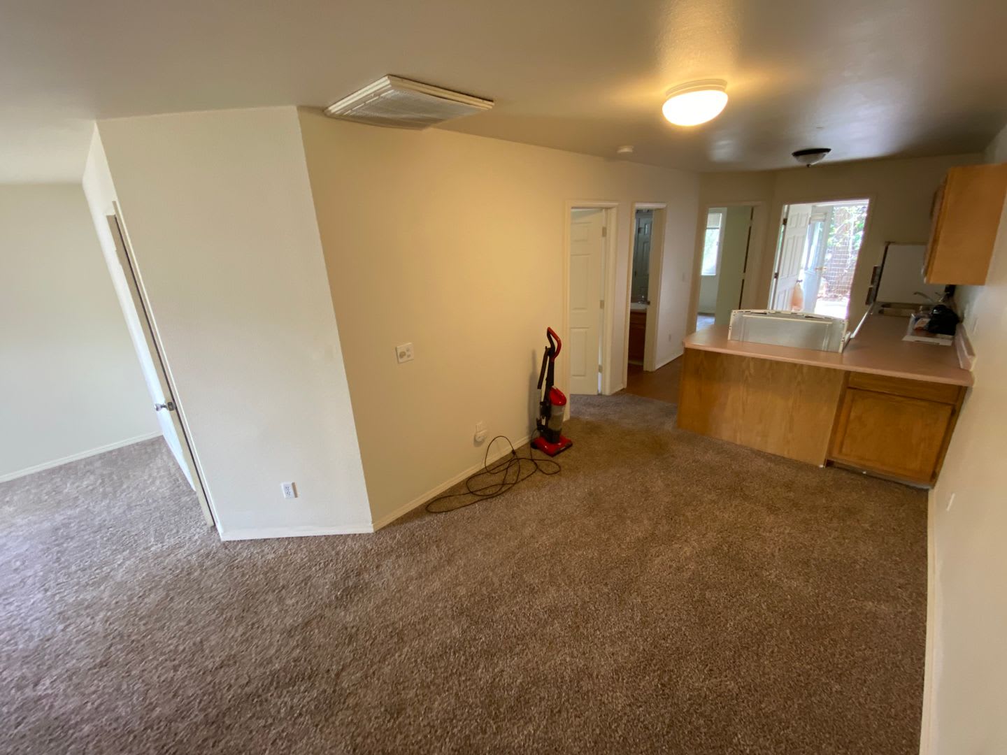 Two Bedroom Duplex on 32nd Street – photo 4