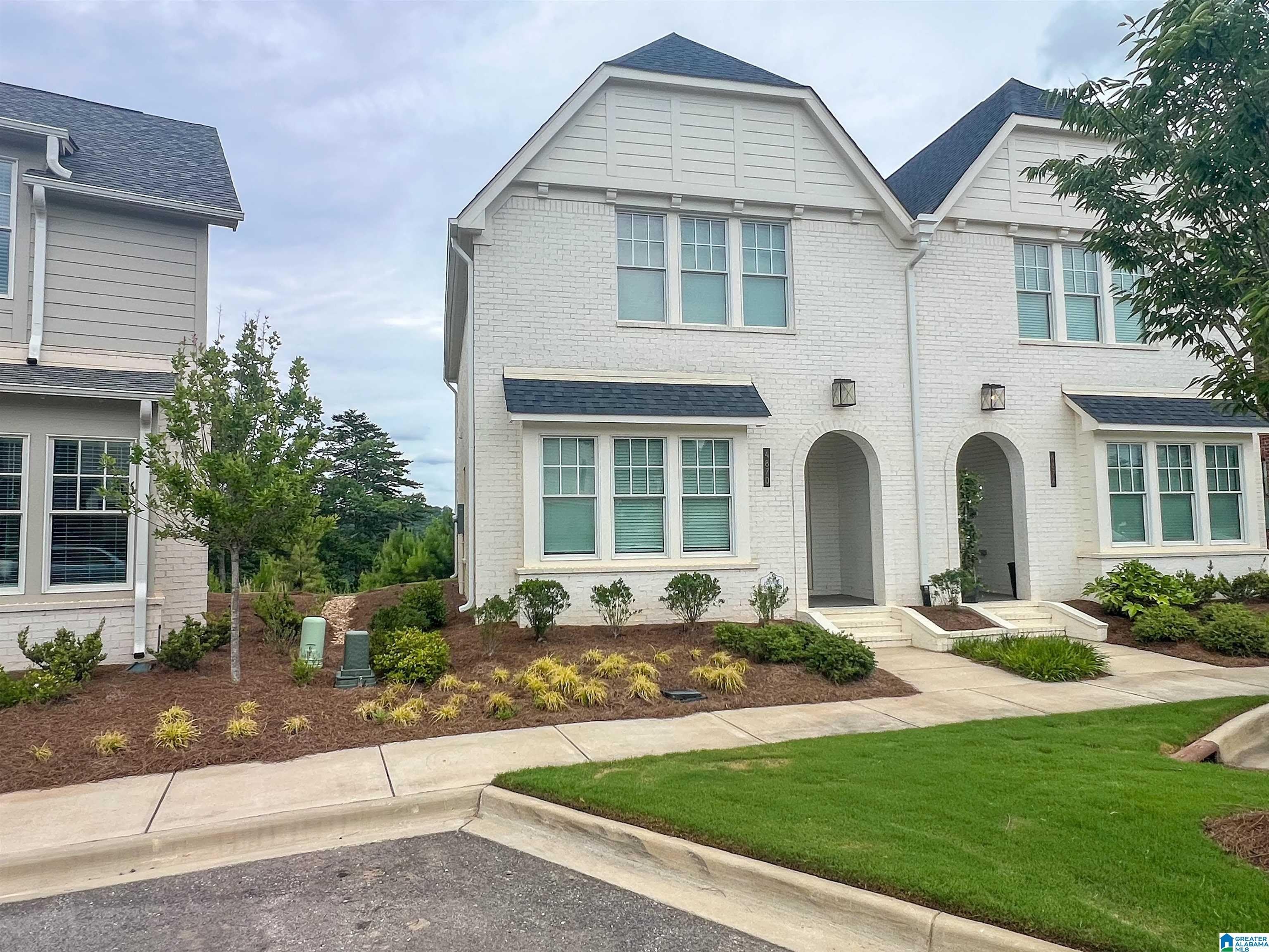 4870 SILAS AVENUE – photo 2