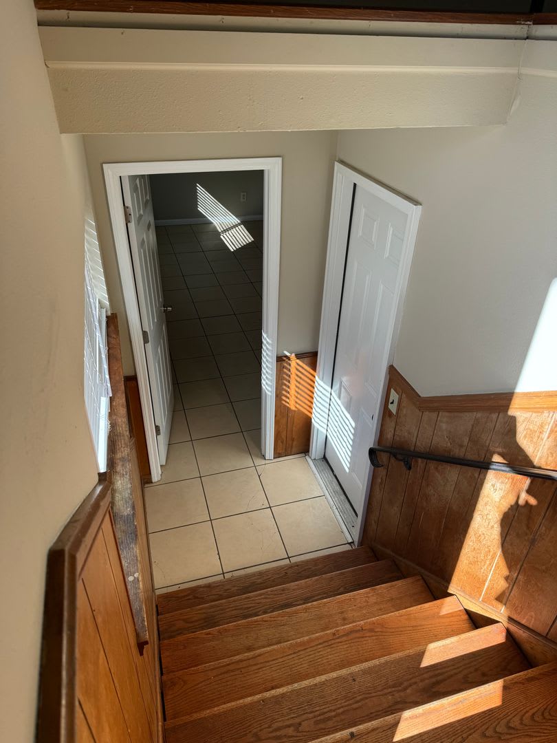 Spacious 3 Bedroom Split Level Duplex – photo 2