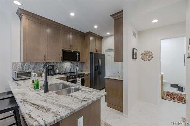 300 Stratford Lane – photo 2