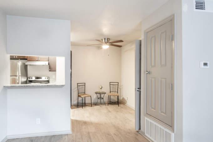 8312 N Interstate 35, #110 – photo 4