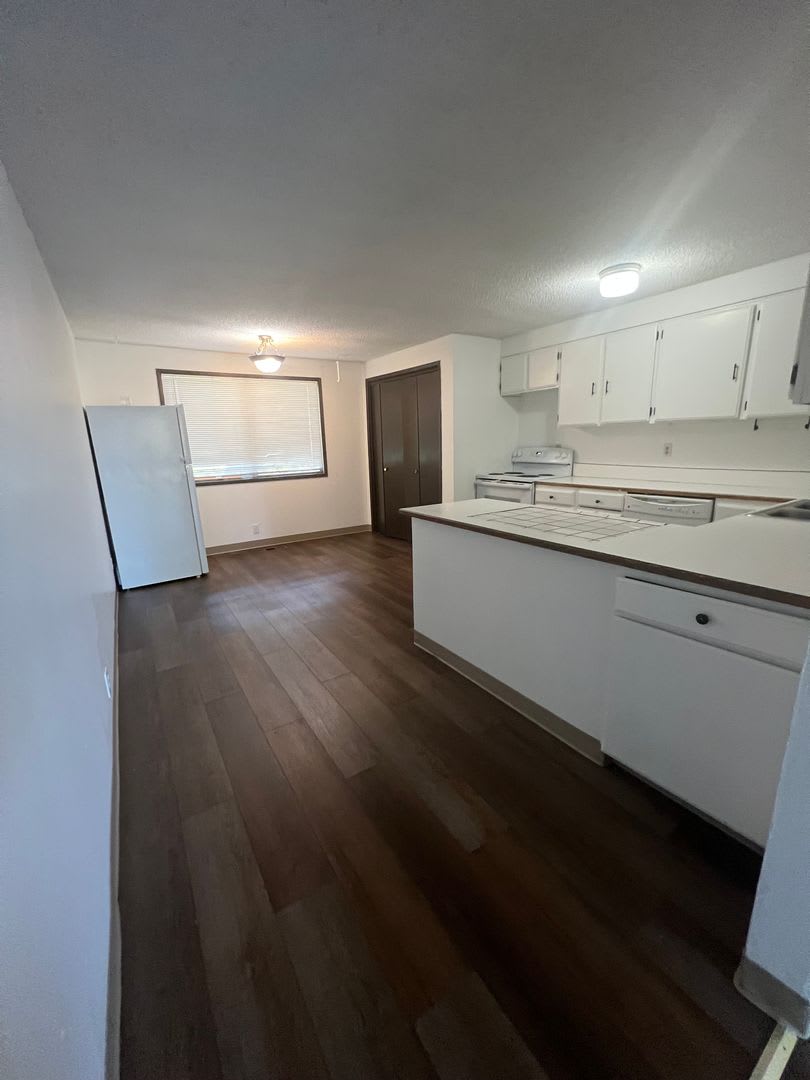 3 Bedroom, 1 Bathroom Downstairs Unit – photo 3