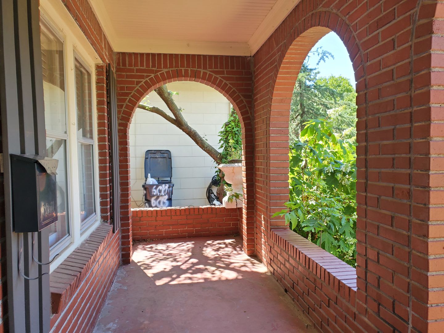 Great 2-Story, 2 Bedroom & 2 Bathroom Available Now in Mesta Park! – photo 5