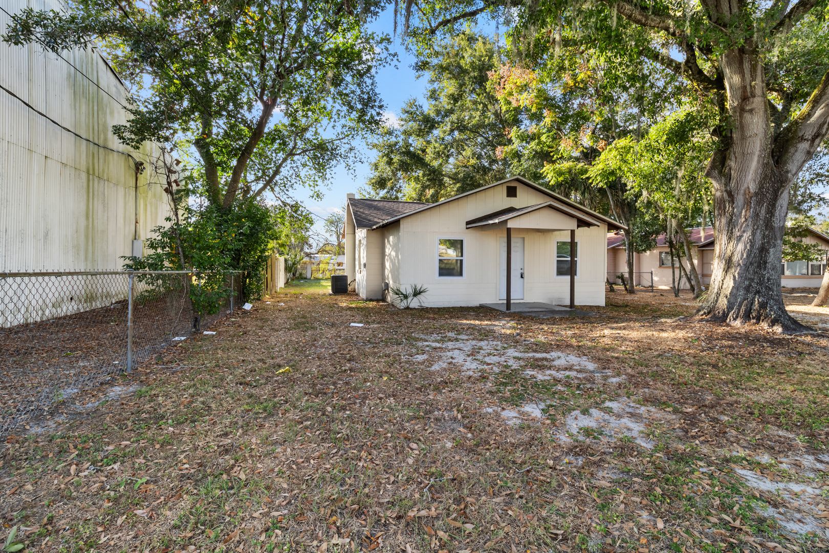 3 bedroom 1 bathroom single family house! – photo 2
