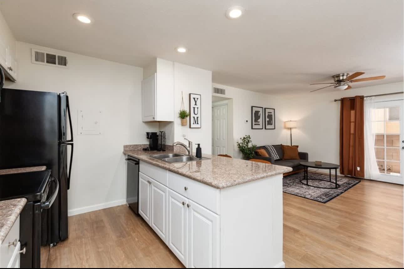 8055 East Thomas Road – photo 5