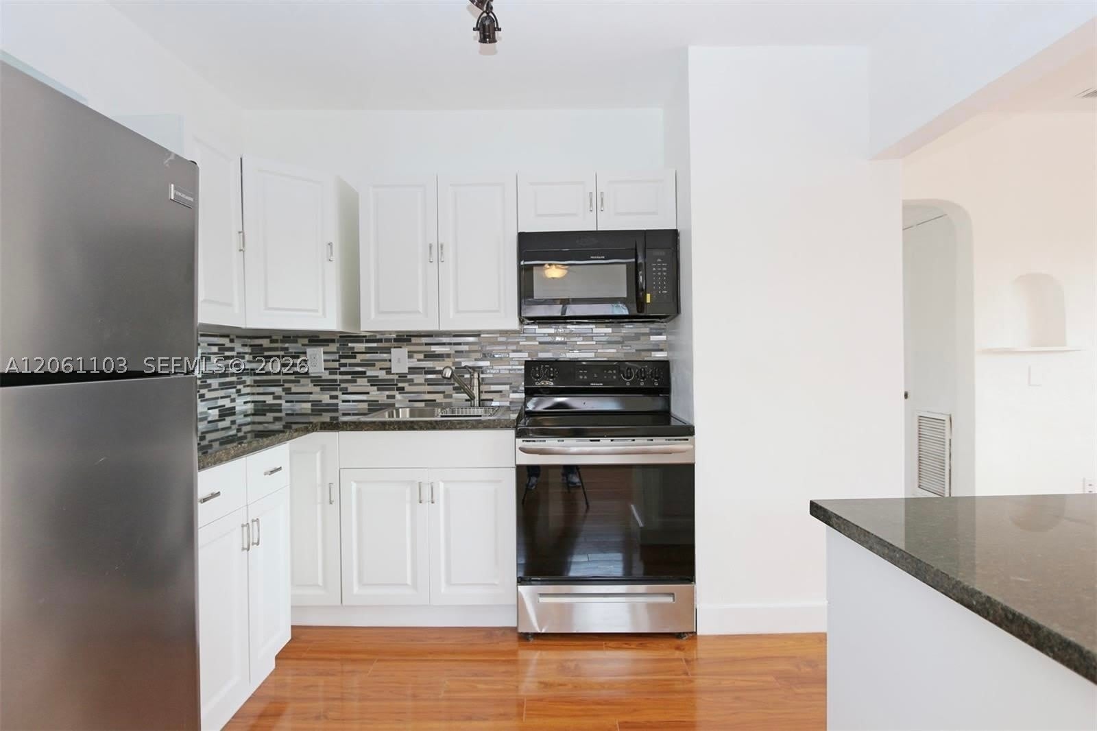 1971 SW 17th Ct – photo 4