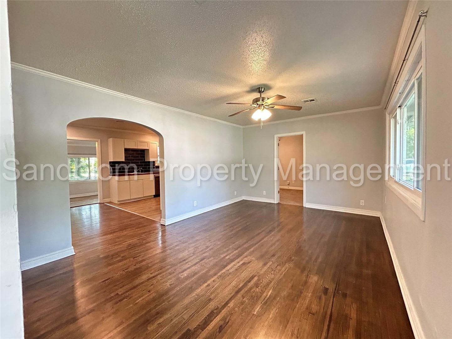 For Lease – photo 2