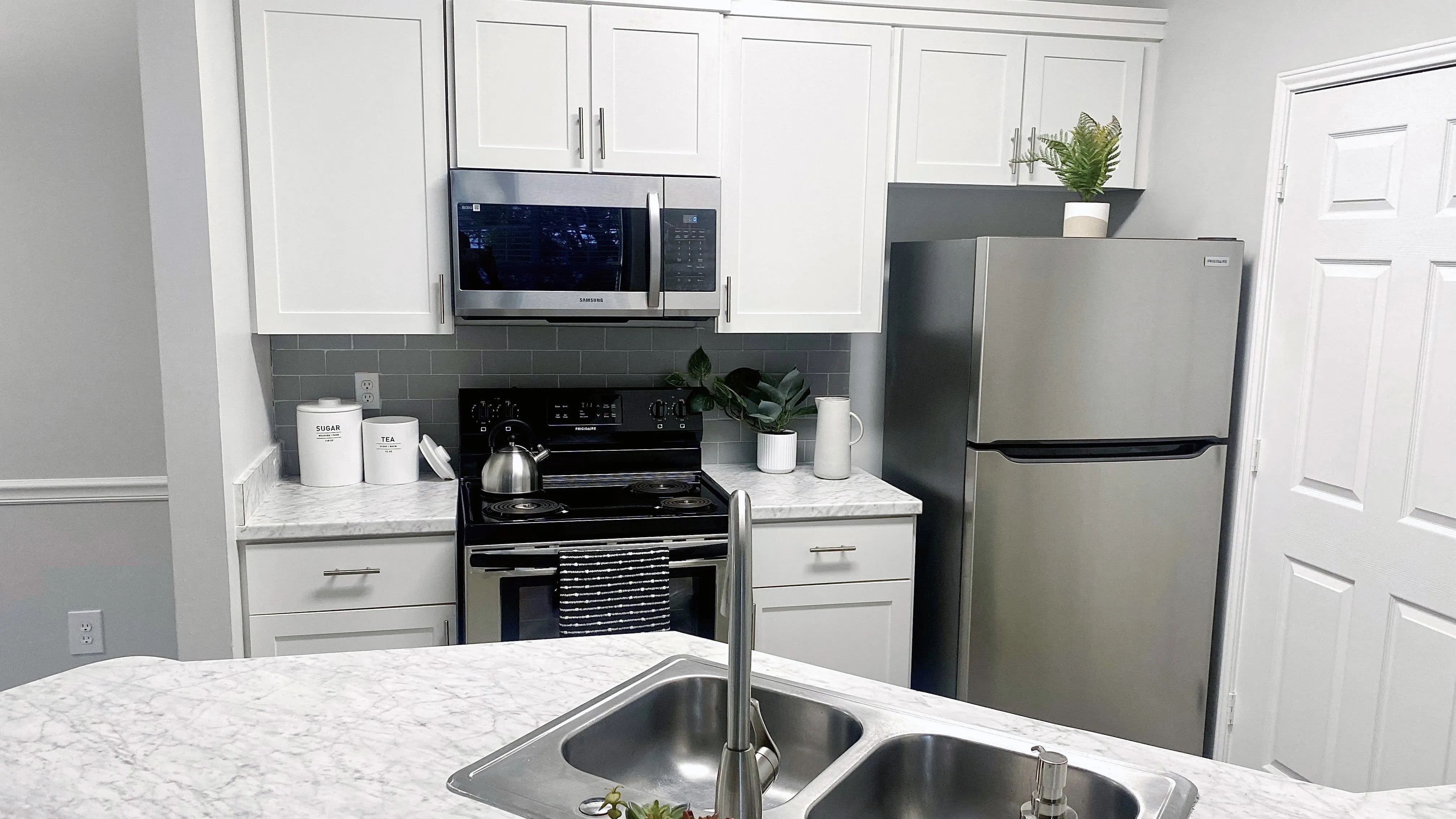 100 South Luxury Apartments – photo 3