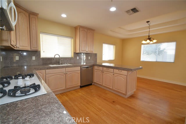 2203 Harriman Lane – photo 5