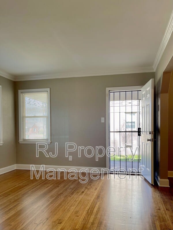 1598 Marianna St – photo 4