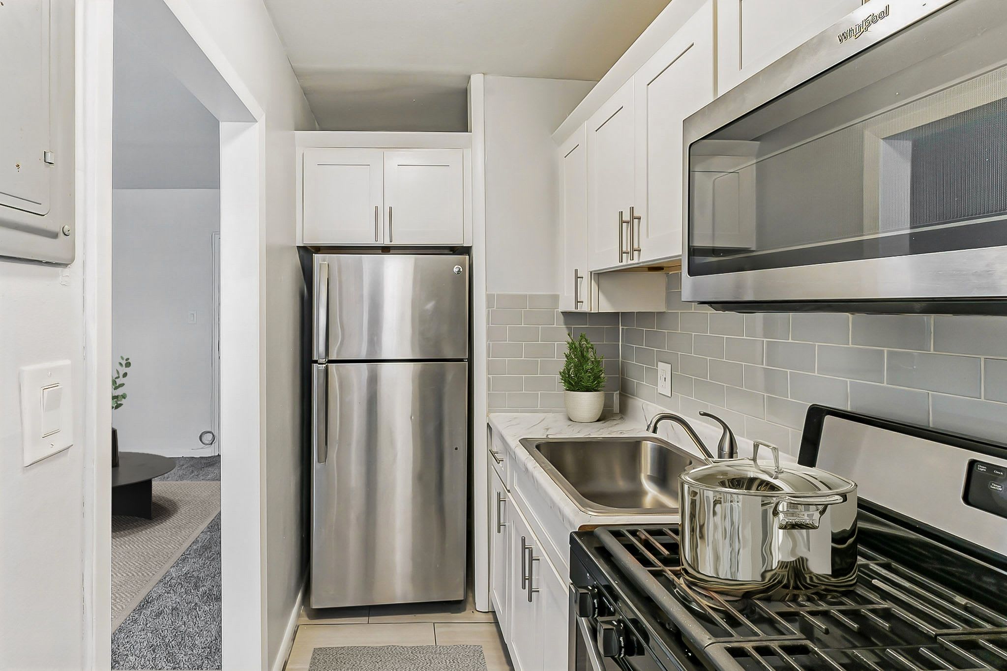 Bayview Apartments – photo 3