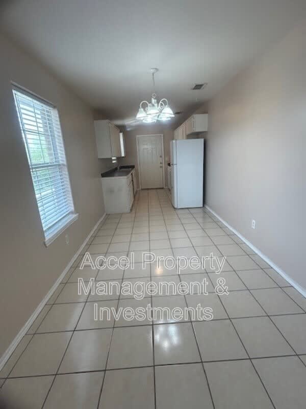 1522 W Nolana Avenue – photo 4