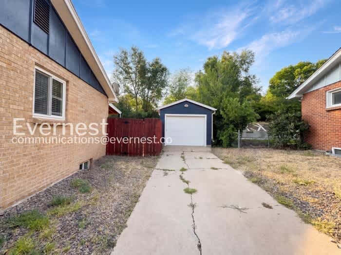 4220 South Inca Street – photo 3