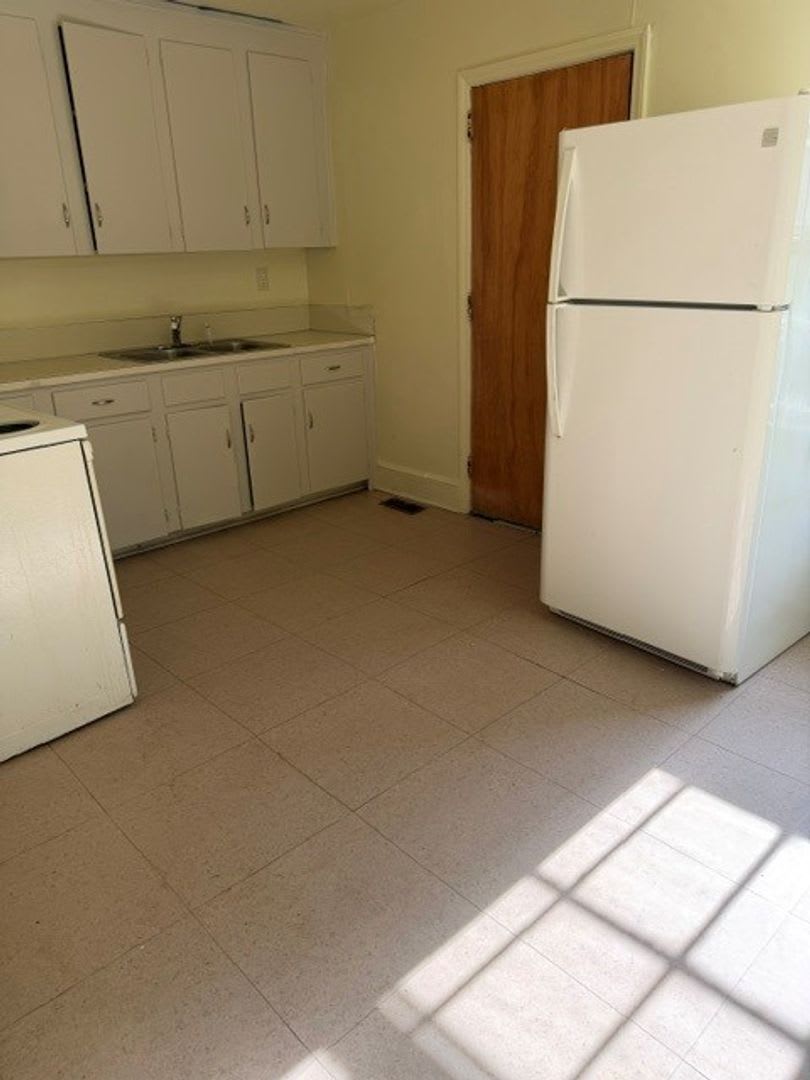 2 Bedroom 1 Bathroom House – photo 2