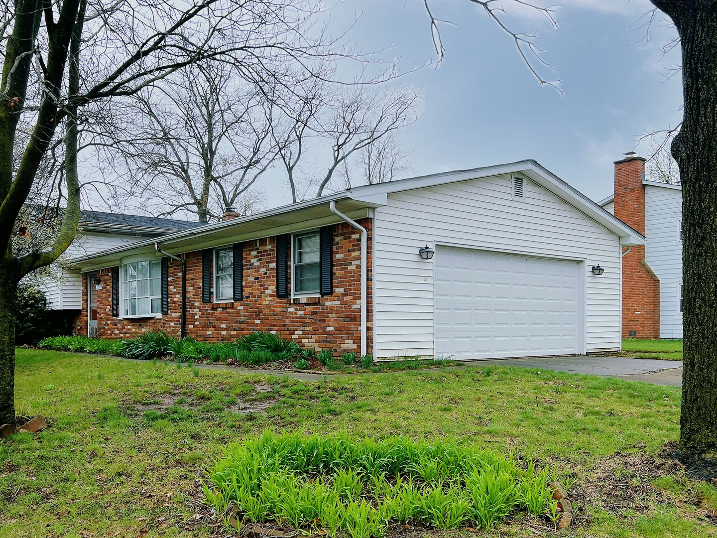 Well-maintained 4-bed, 2-bath Home in the WL School District – photo 2