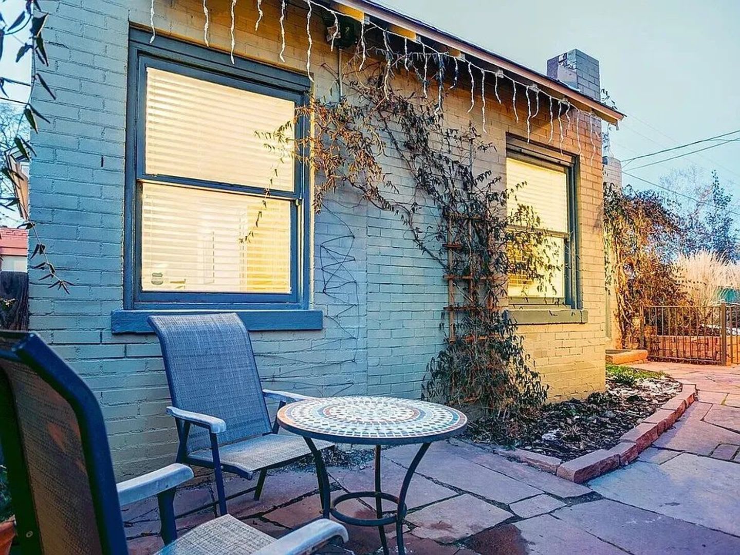 Perfect for someone wanting a great location and low maintenance – photo 2