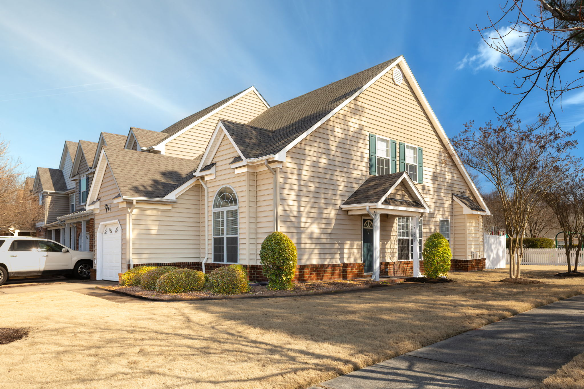 2021 Livingston St. – photo 1