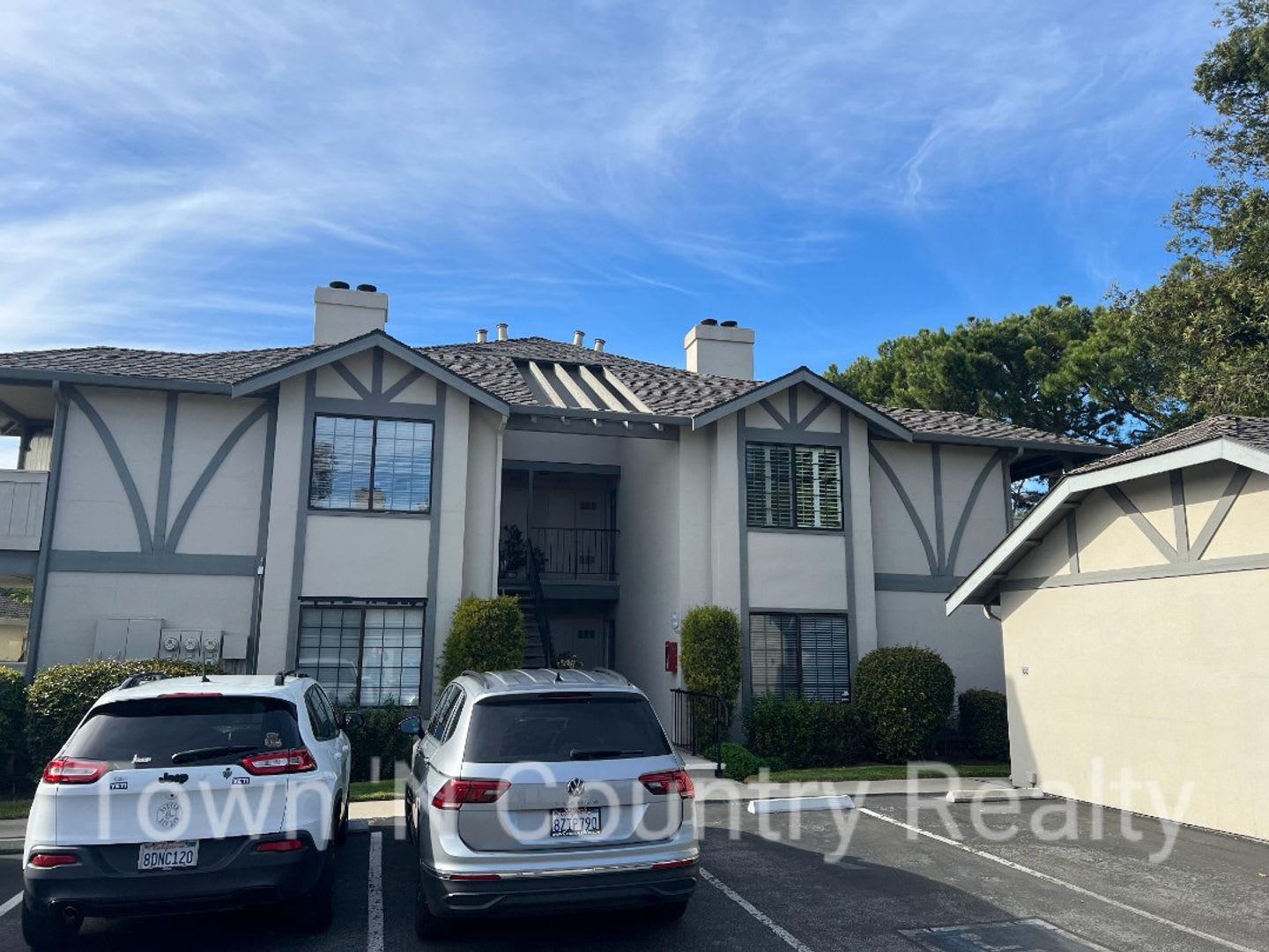 Beautiful 2-Bedroom Condo in Gated South Salinas Community – Garage, Fireplace & Pool! – photo 2