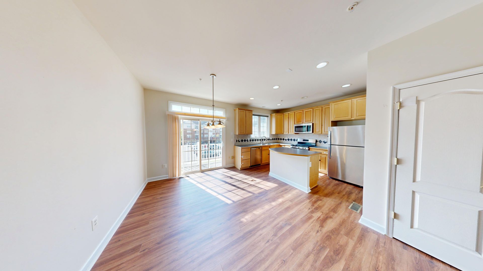 3Bedroom/2full+2Half Baths – photo 3