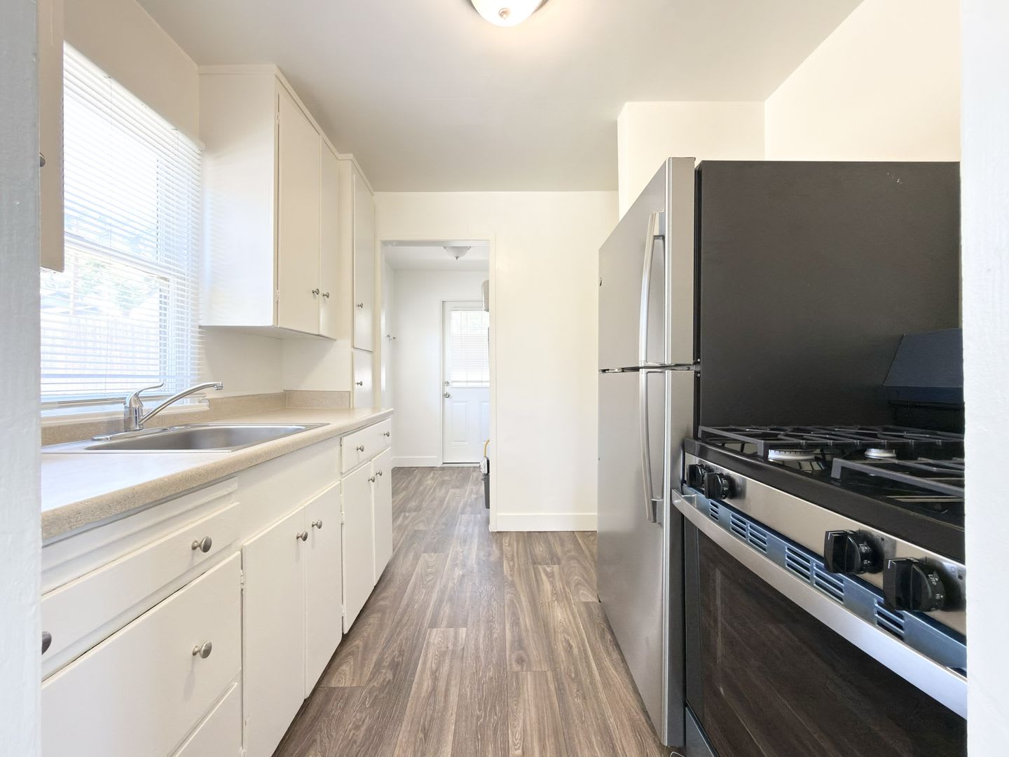 Single Level Cottage Near Downtown! – photo 5