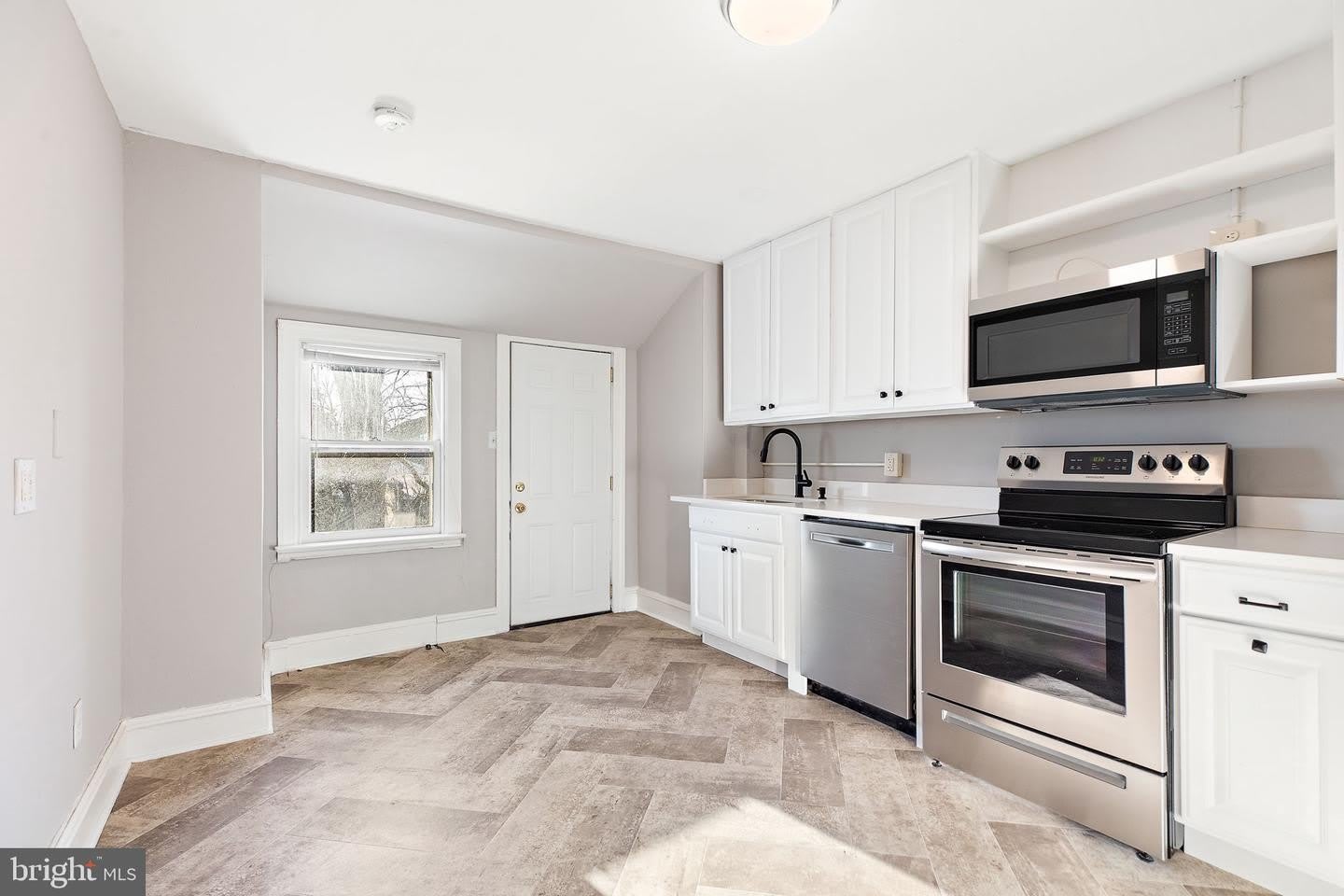 1614 N BROOM ST #3 – photo 3