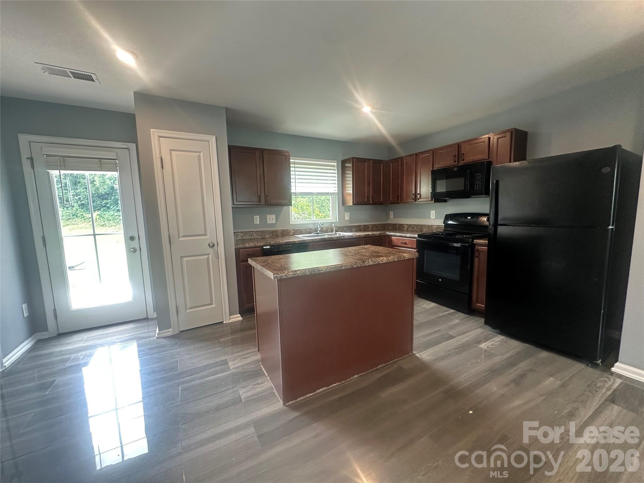 5014 Merwyn Avenue – photo 2