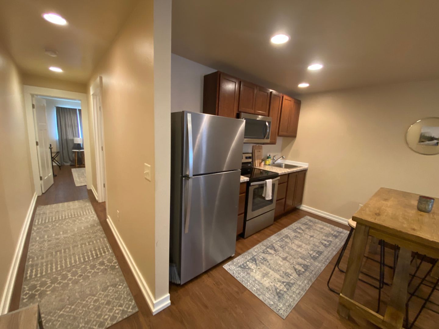 Fully Furnished Cozy Unit in Four Corners! – photo 3