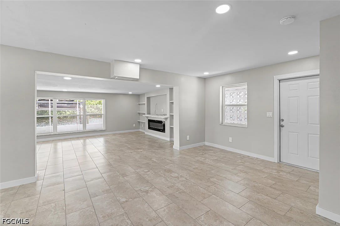 2115 Saint Croix Avenue – photo 3