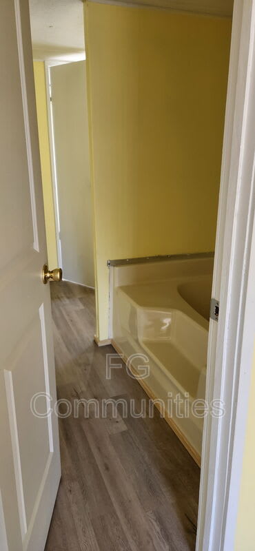 112 Laurin Dr – photo 3