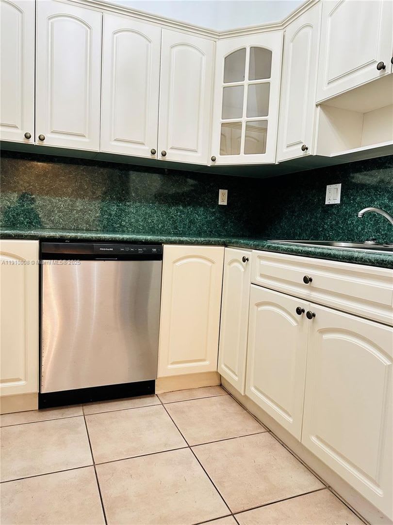 1101 NW 134th Place, Miami, FL 33182 – photo 2