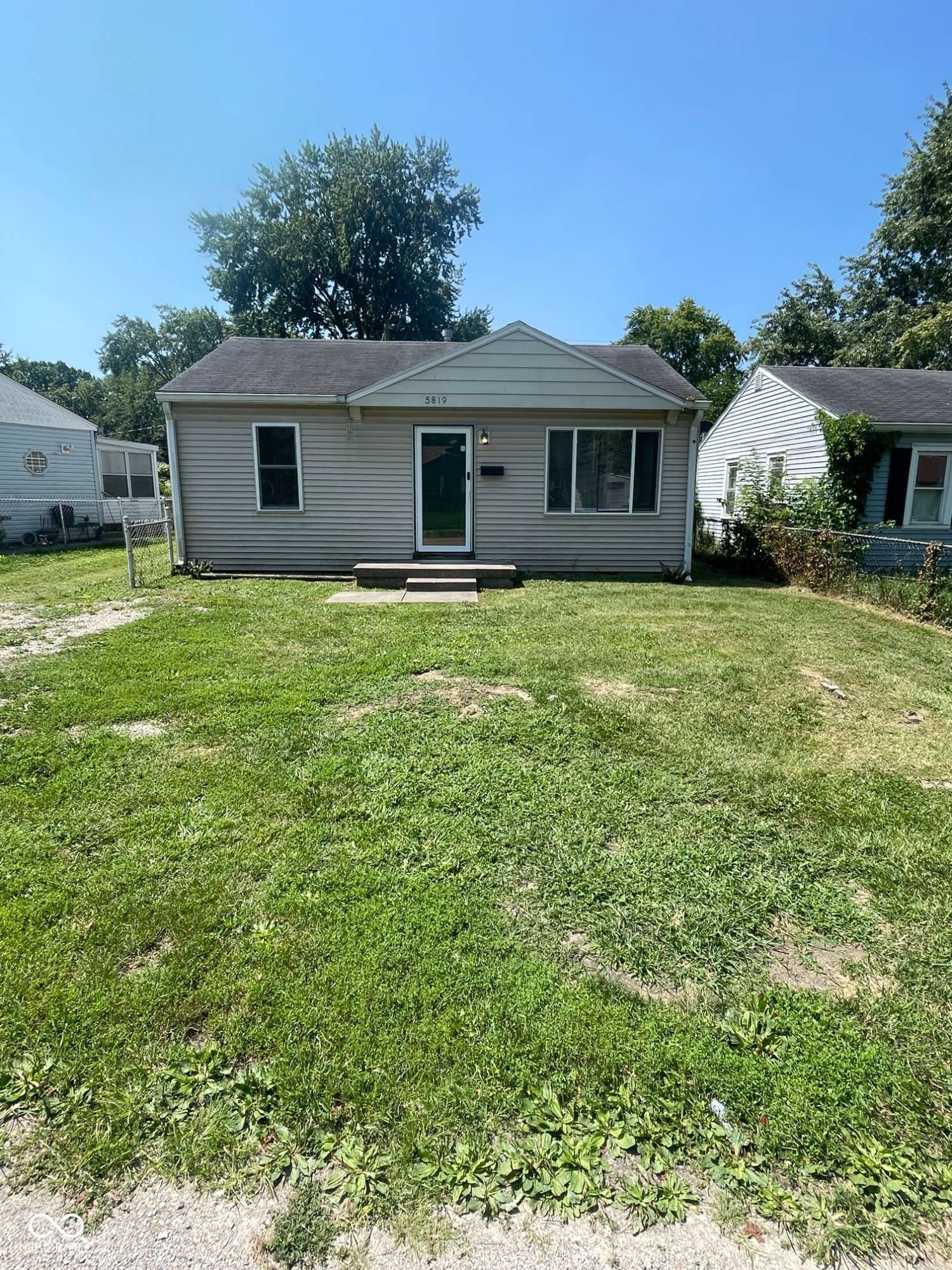5819 Greenfield Avenue – photo 1