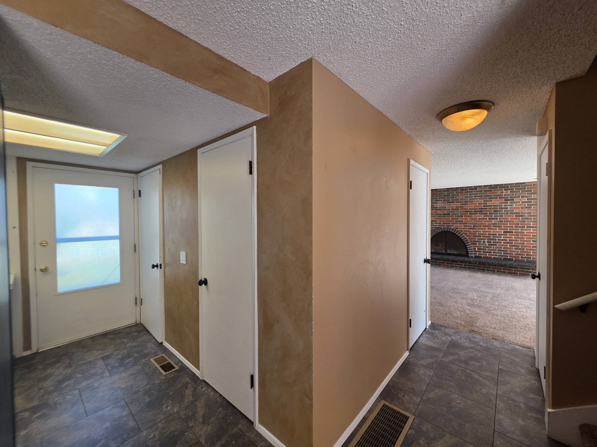 1623 Mowry Square – photo 5