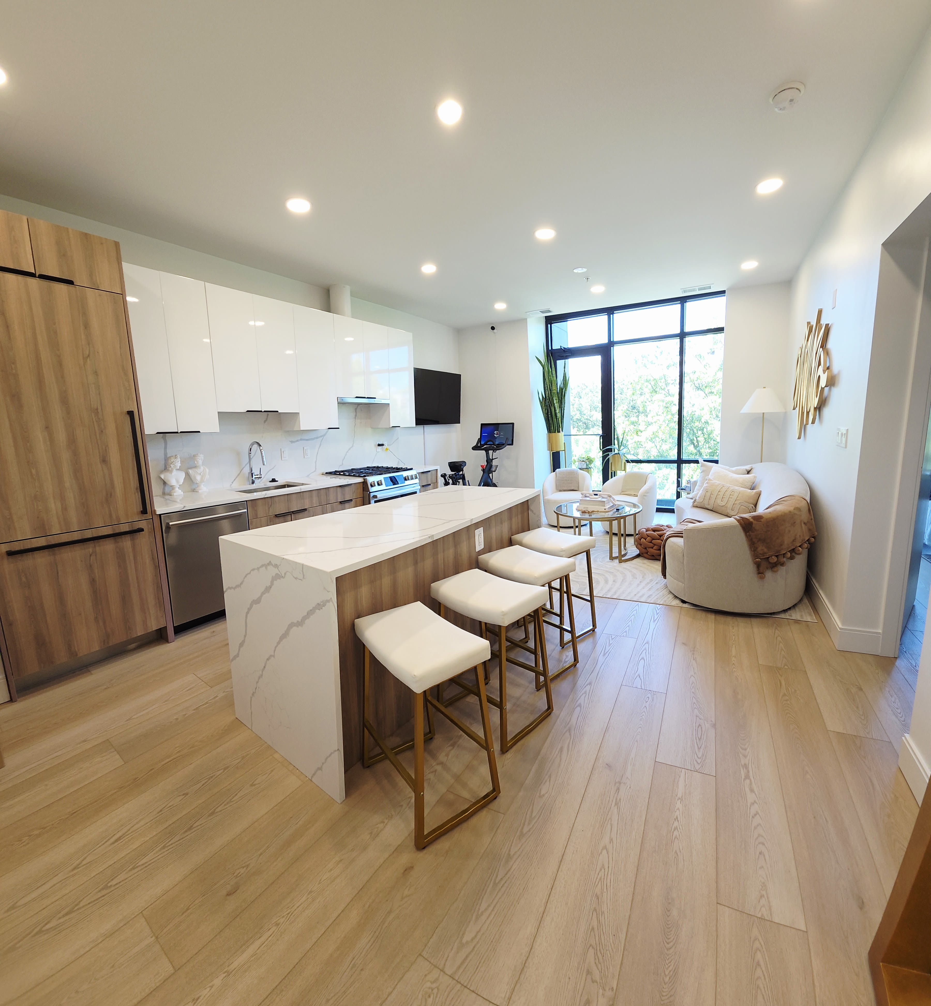 4111 Connecticut Ave Nw – photo 1