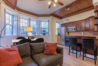 250 Commonwealth Ave – photo 2