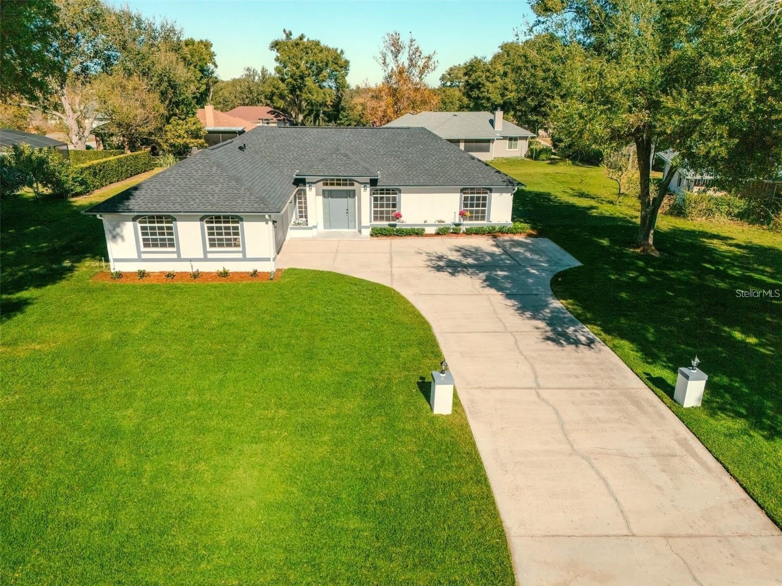 10711 LAKE HILL Drive – photo 1