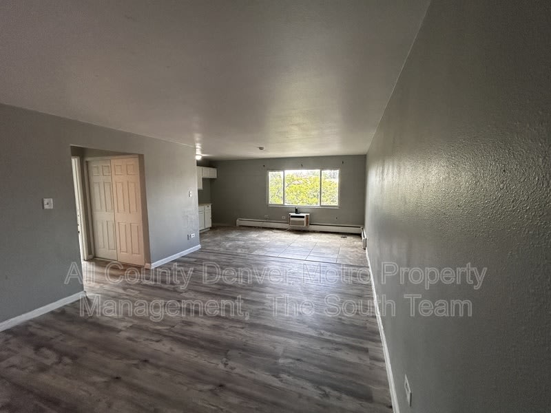 1590 Clinton St – photo 2