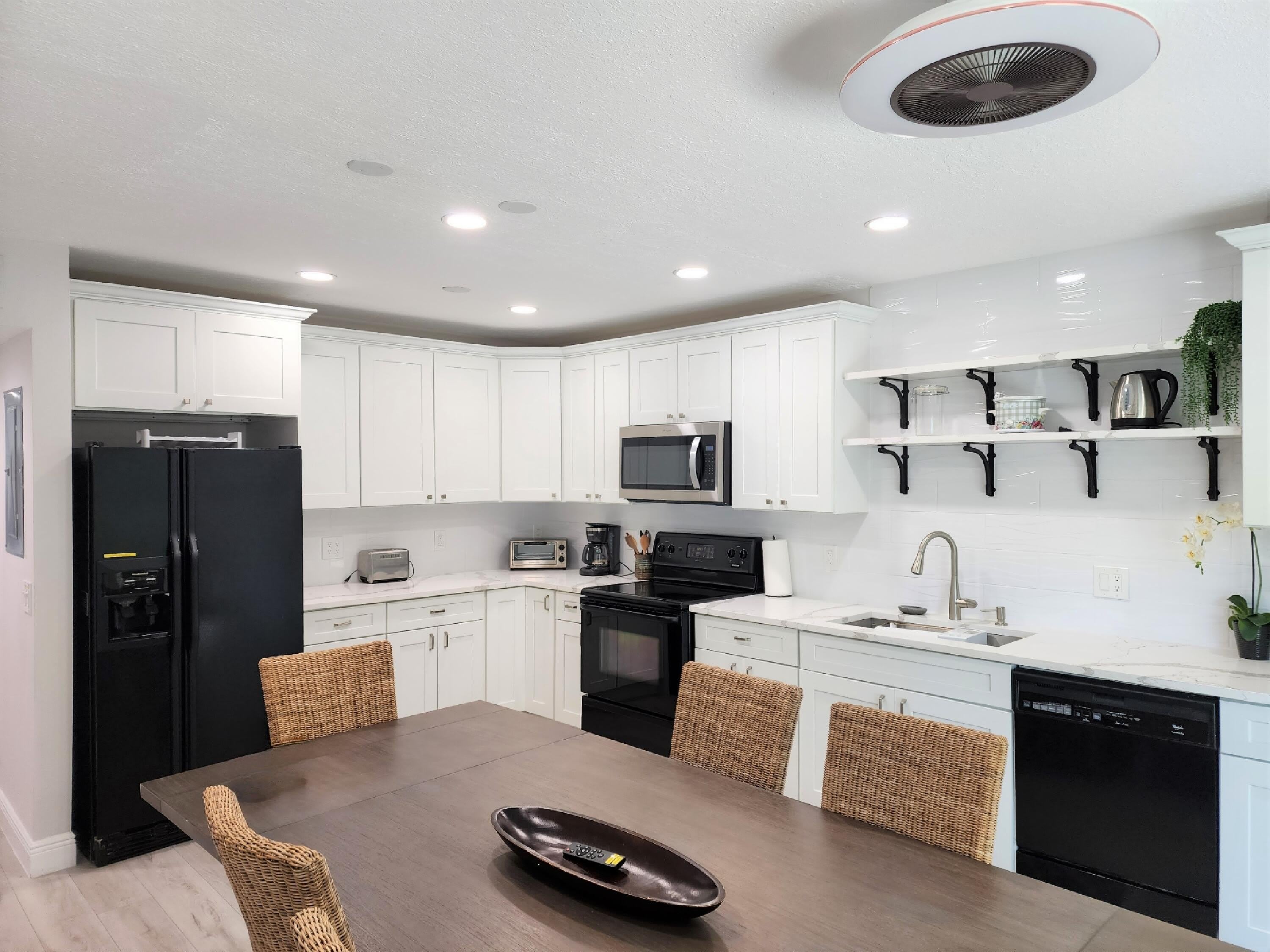 572 SE 20th Avenue – photo 2