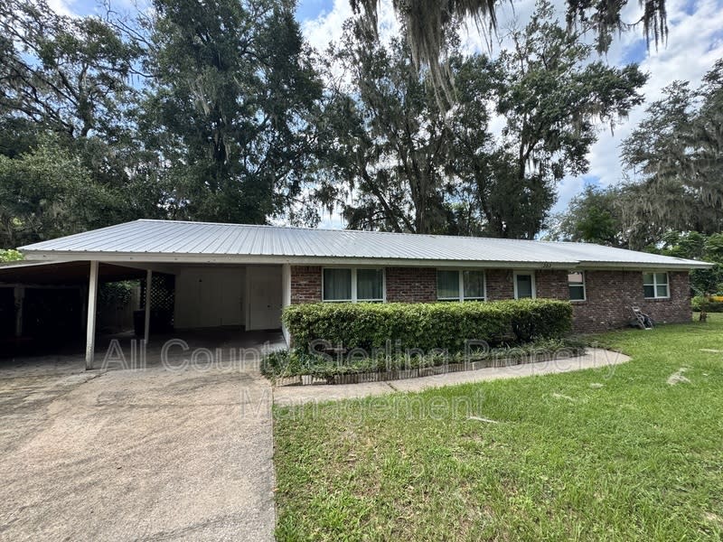 353 SE Olustee Avenue – photo 2